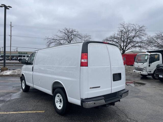 2025 Chevrolet Express 2500