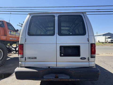 2003 Ford E-Series E-250