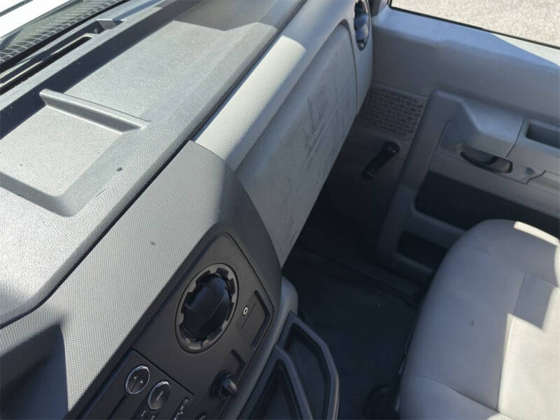 2013 Ford E-Series E-350 SD