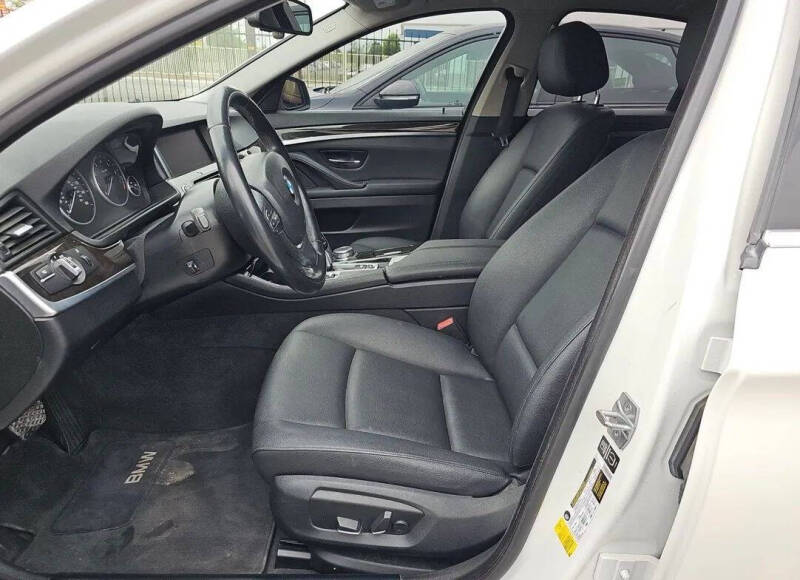 2015 BMW 5 Series 528i