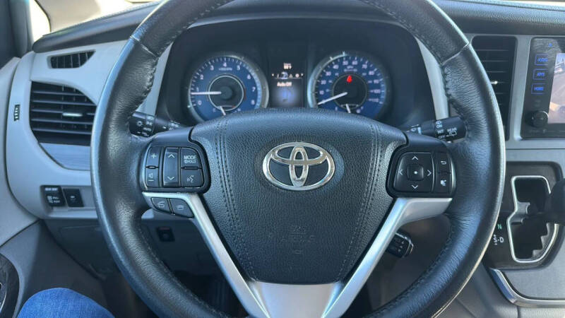 2017 Toyota Sienna