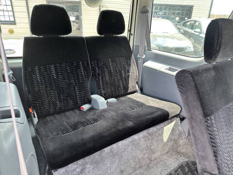 2000 Daihatsu Atrai 7