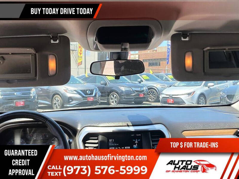 2017 GMC Acadia SLE-2