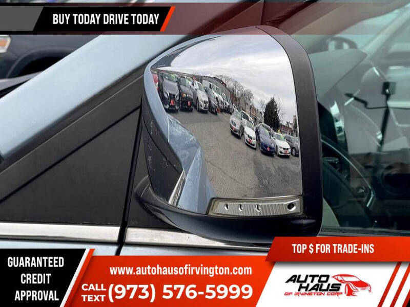 2013 Chrysler Town and Country Touring-L