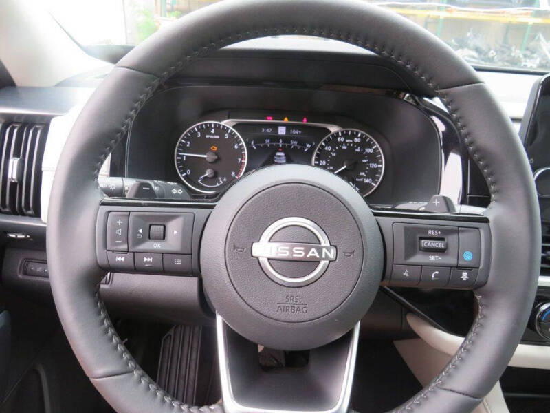 2025 Nissan Pathfinder SL