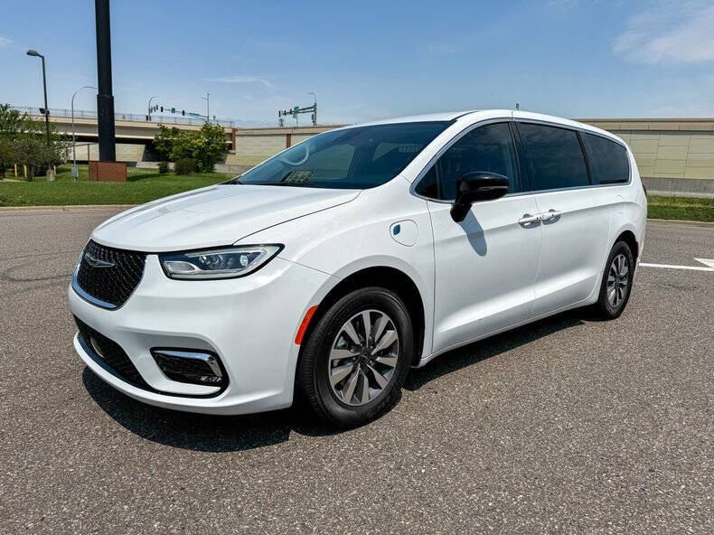 2024 Chrysler Pacifica Plug-In Hybrid
