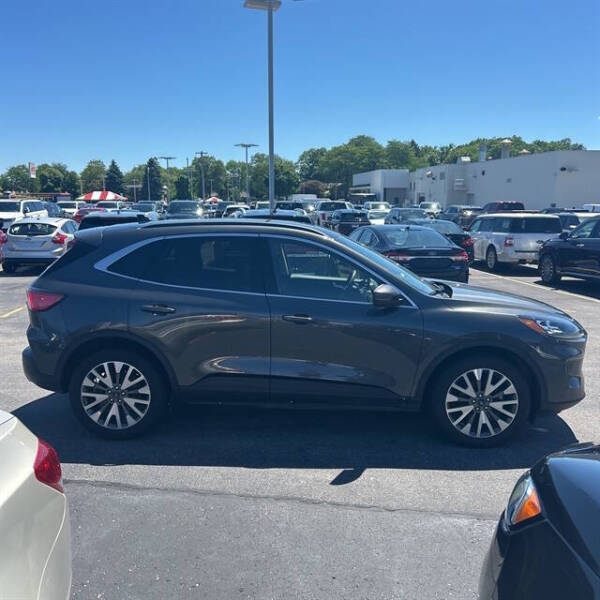 2020 Ford Escape Titanium