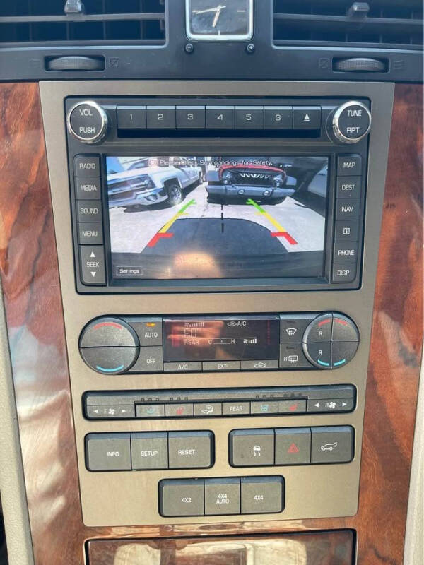 2011 Lincoln Navigator L