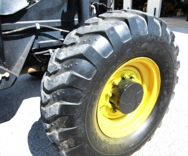 2012 Caterpillar TL 1055