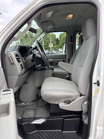 2009 Ford E-Series E-350 SD XL