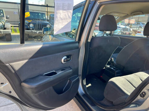 2009 Nissan Versa 1.8 S