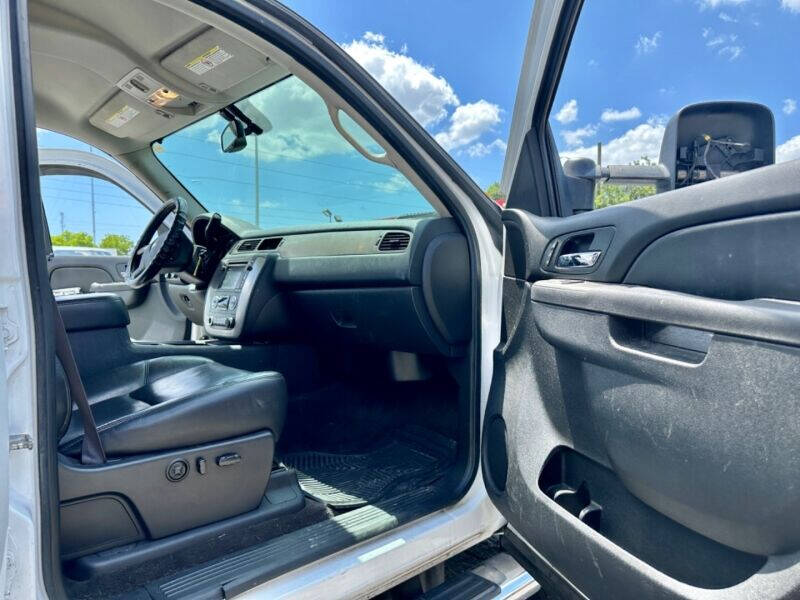 2014 Chevrolet Silverado 2500HD  - $26,995