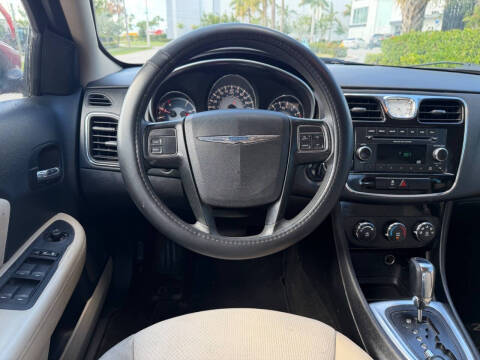 2014 Chrysler 200 LX