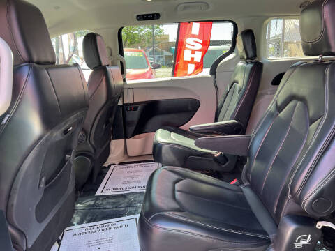 2024 Chrysler Pacifica Touring L