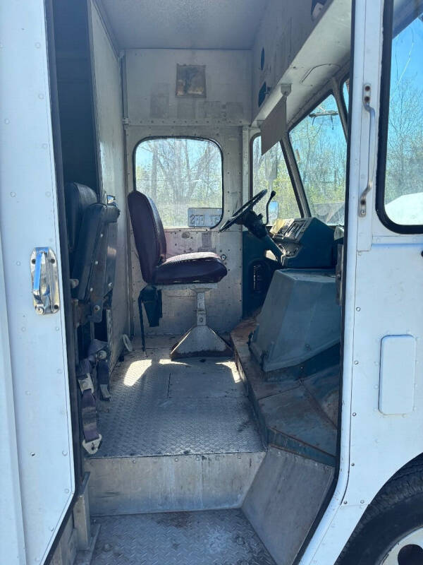 1987 GMC P30 Forward Control Chassis