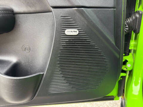 2017 Dodge Challenger 392 HEMI Scat Pack Shaker