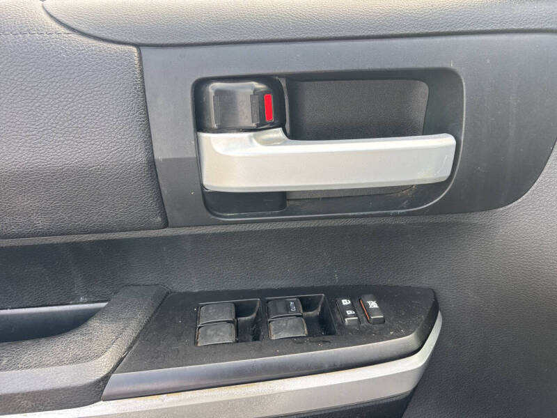 2016 Toyota Tundra SR5