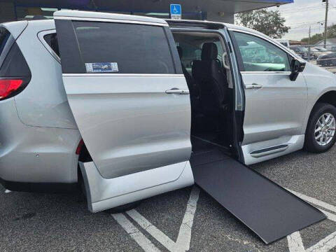 2024 Chrysler Pacifica Touring L