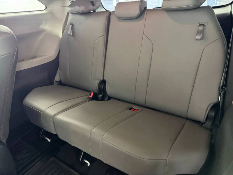 2021 Toyota Sienna XLE 7-Passenger