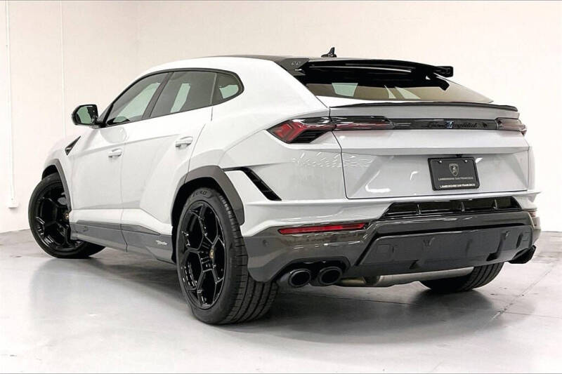 2024 Lamborghini Urus Performante