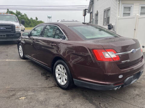 2010 Ford Taurus SE