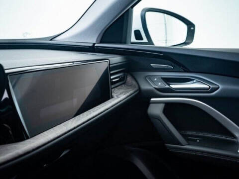 2025 Audi Q5 quattro Prestige TFSI