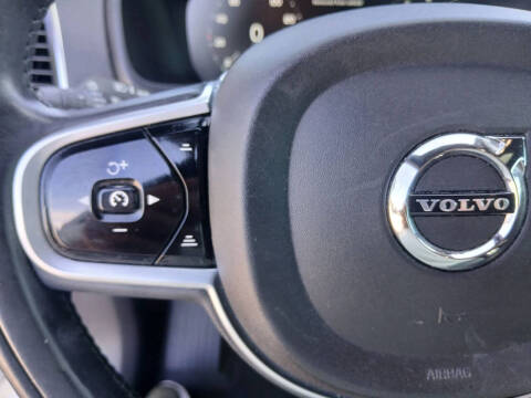 2018 Volvo XC90 T6 Momentum