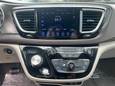 2017 Chrysler Pacifica Touring Plus