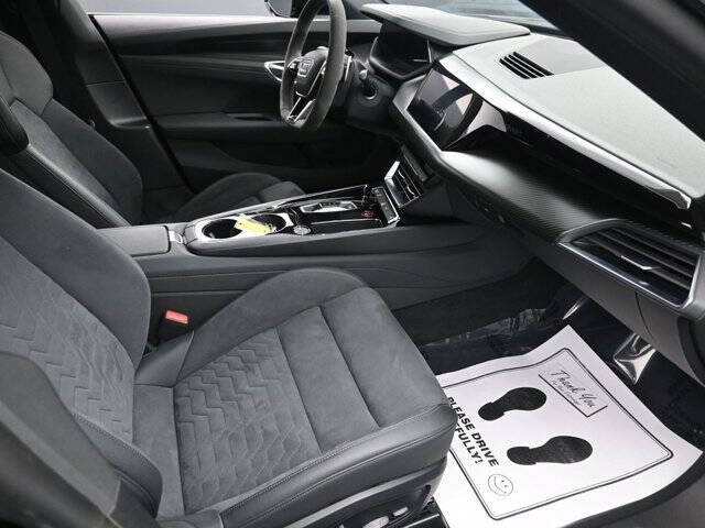 2022 Audi e-tron GT quattro Premium Plus