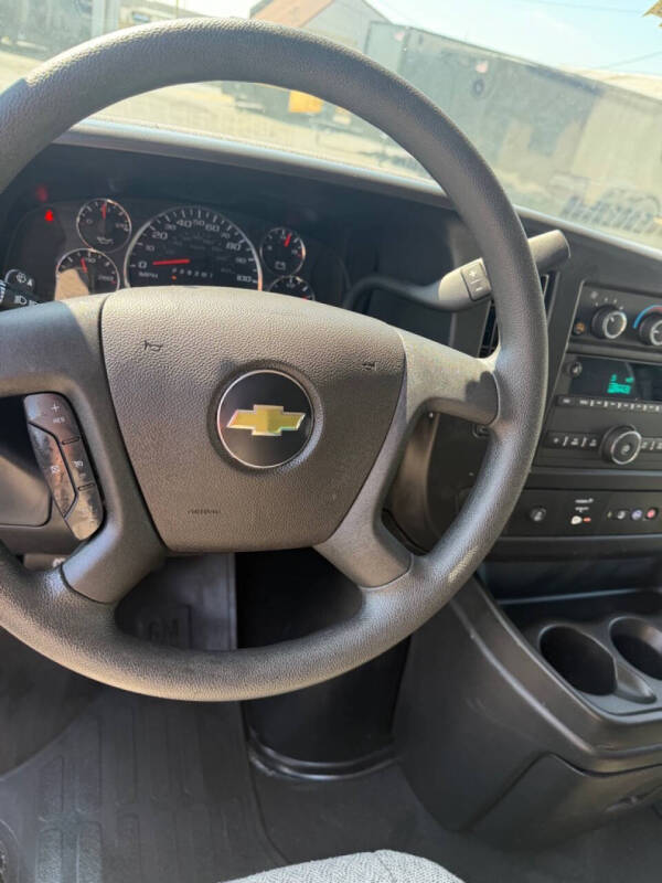 2025 Chevrolet Express Passenger LT - Photo 16