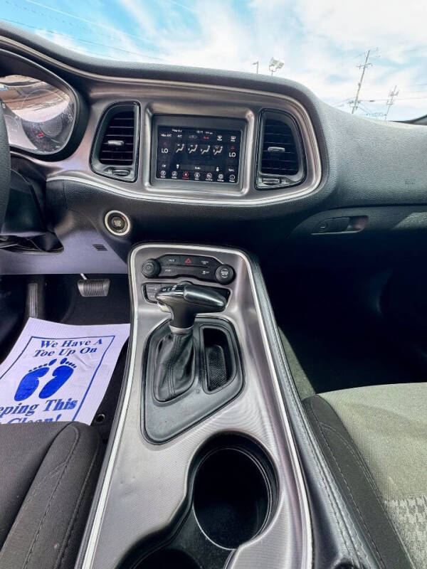 2021 Dodge Challenger SXT