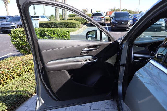 2023 Cadillac XT4 Premium Luxury