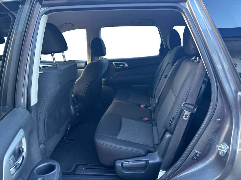 2019 Nissan Pathfinder S