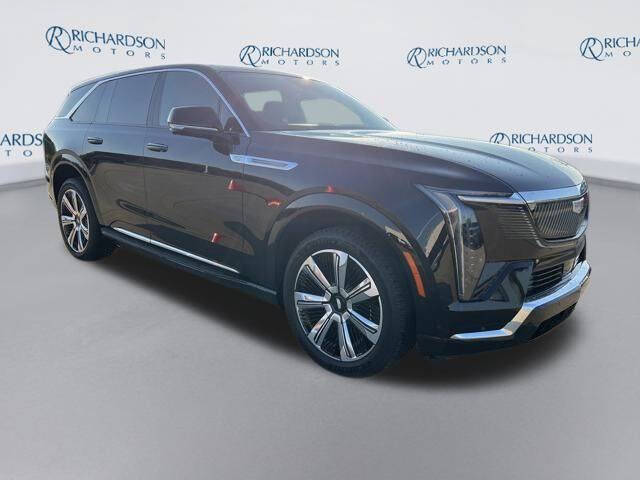 2025 Cadillac Escalade IQ Luxury 2