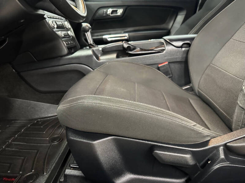 2015 Ford Mustang V6