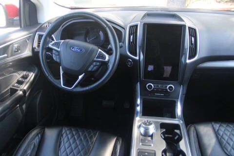 2024 Ford Edge Titanium