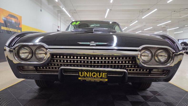 1962 Ford Thunderbird