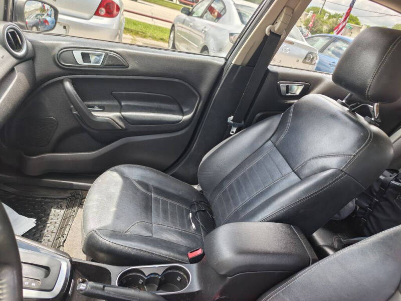 2017 Ford Fiesta Titanium - Photo 12