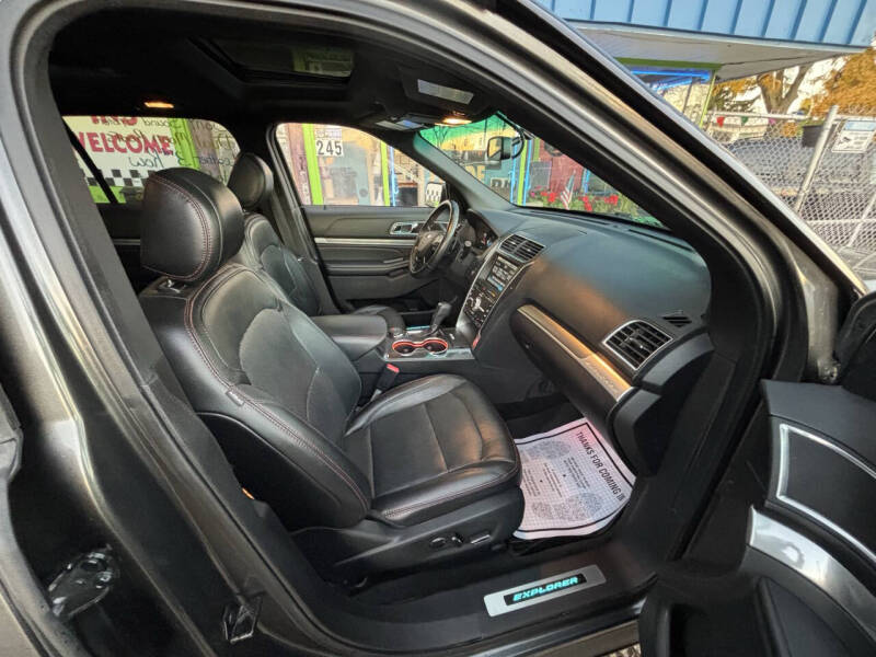 2016 Ford Explorer Sport