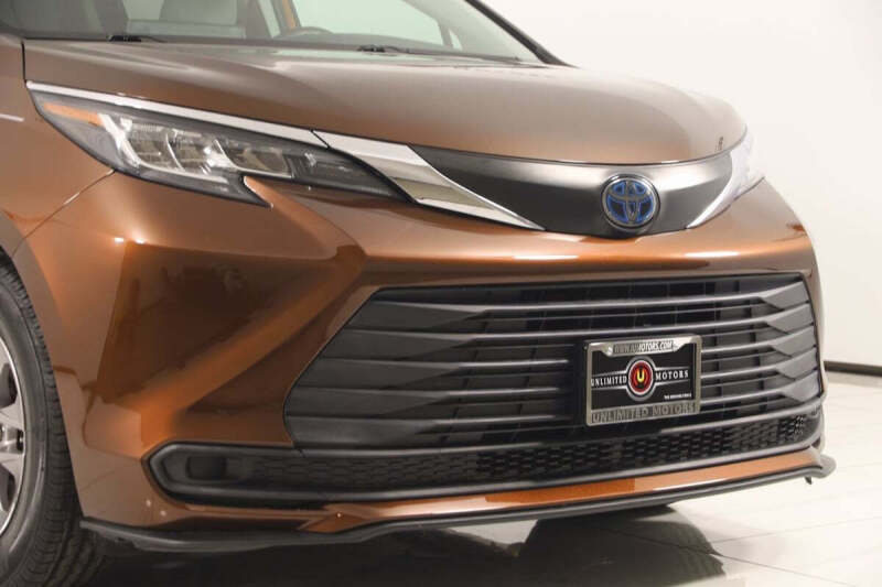 2021 Toyota Sienna LE 8-Passenger