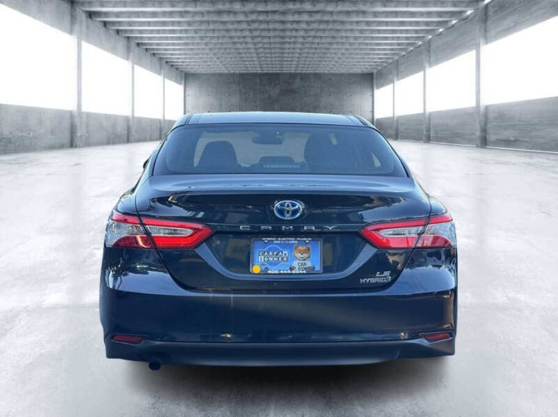2018 Toyota Camry Hybrid LE