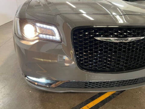 2017 Chrysler 300