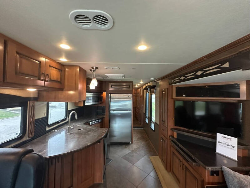 2015 Fleetwood RV Excursion 35B