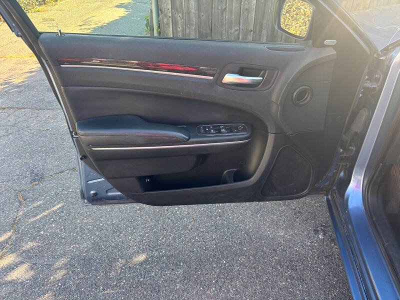 2011 Chrysler 300 Limited