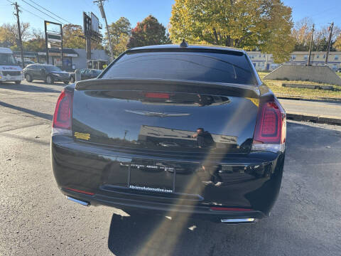 2020 Chrysler 300 Touring