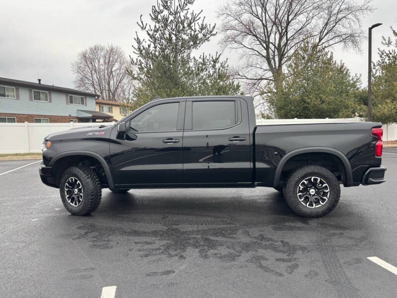 Used 2024 Chevrolet Silverado 1500 ZR2 with VIN 3GCUDHEL9RG124879 for sale in Wood River, IL