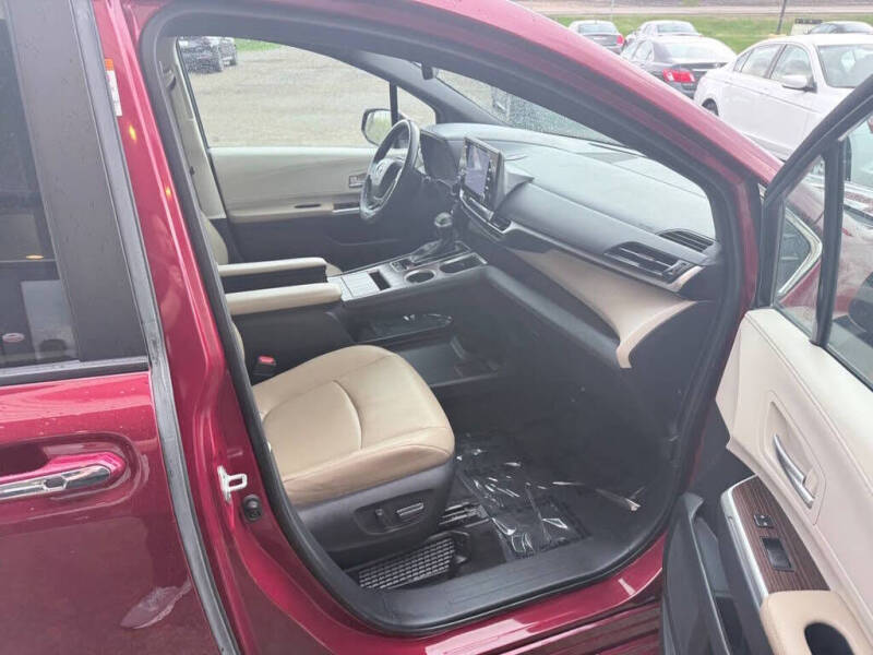 2021 Toyota Sienna XLE 7-Passenger