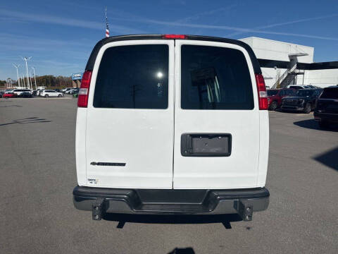 2023 Chevrolet Express 2500