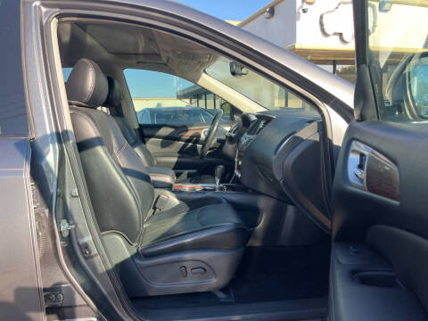 2020 Nissan Pathfinder Platinum