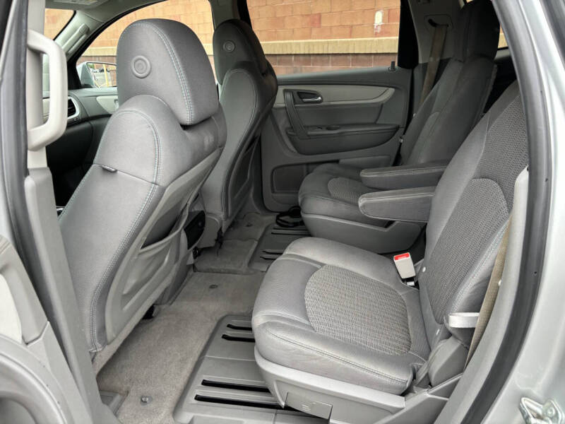 2017 Chevrolet Traverse LT